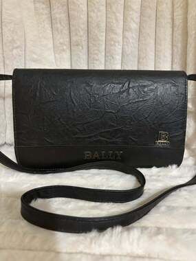 Vintage BALLY Black Leather Crossbody Bag 1980s 90s Crinkle Flap Designer Purse